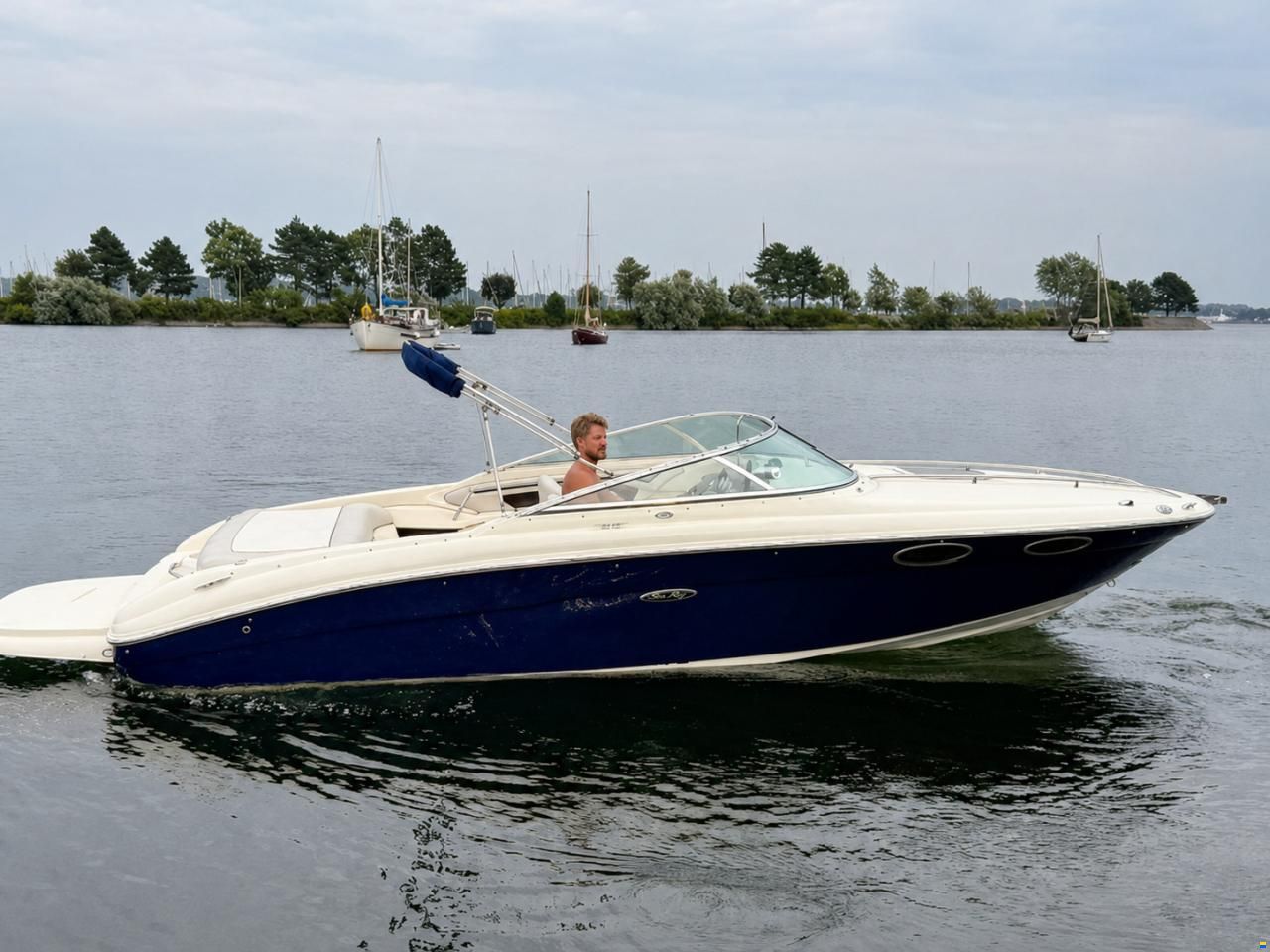 Sea Ray SEARAY 240 SS + Mercruiser 5.0l MPI