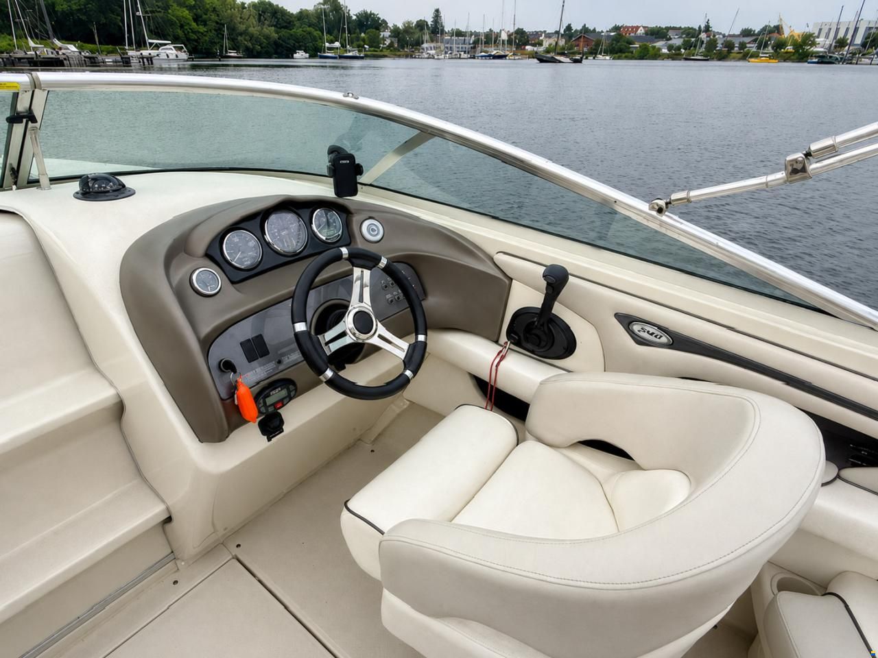 Sea Ray SEARAY 240 SS + Mercruiser 5.0l MPI