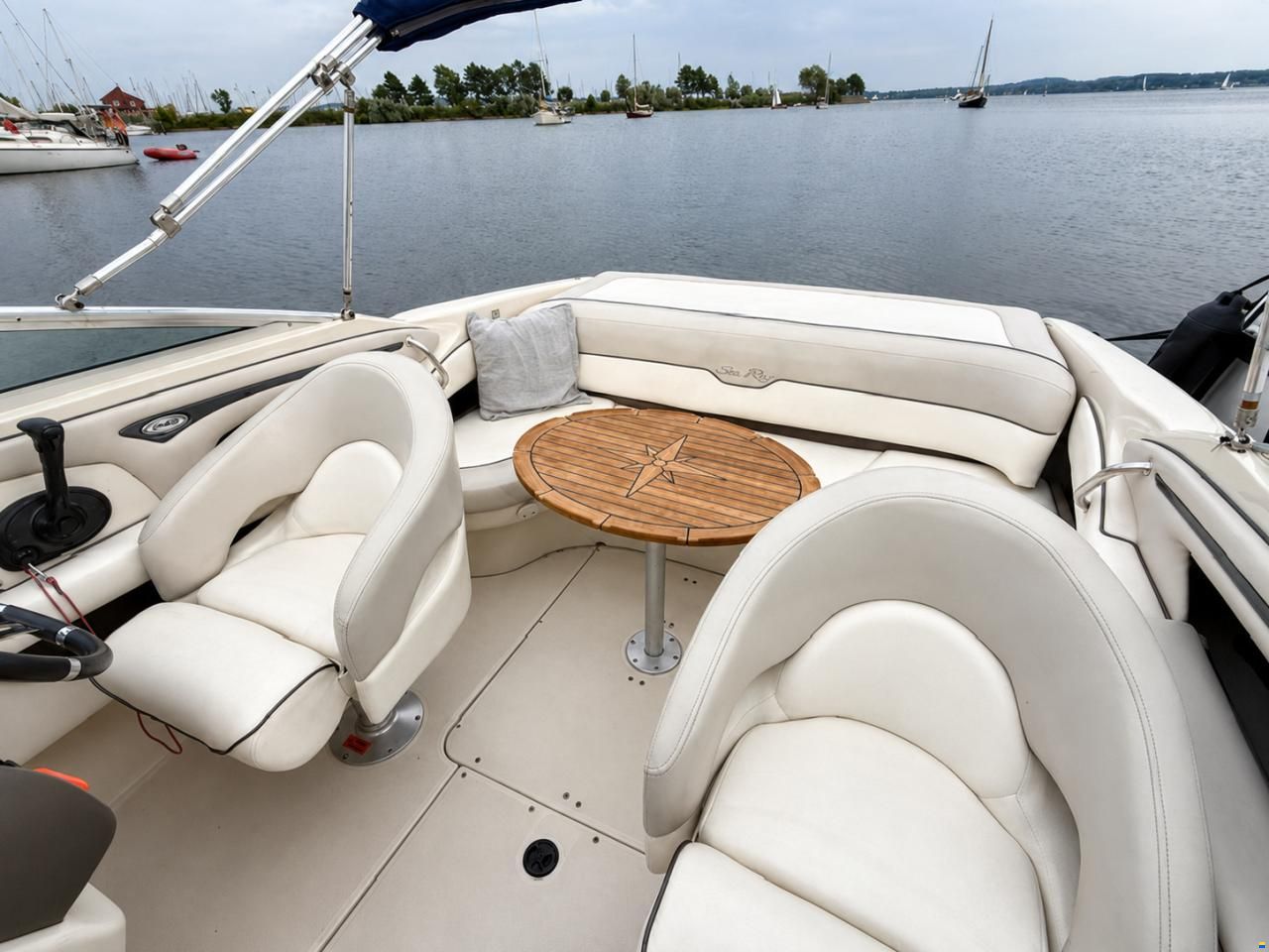Sea Ray SEARAY 240 SS + Mercruiser 5.0l MPI