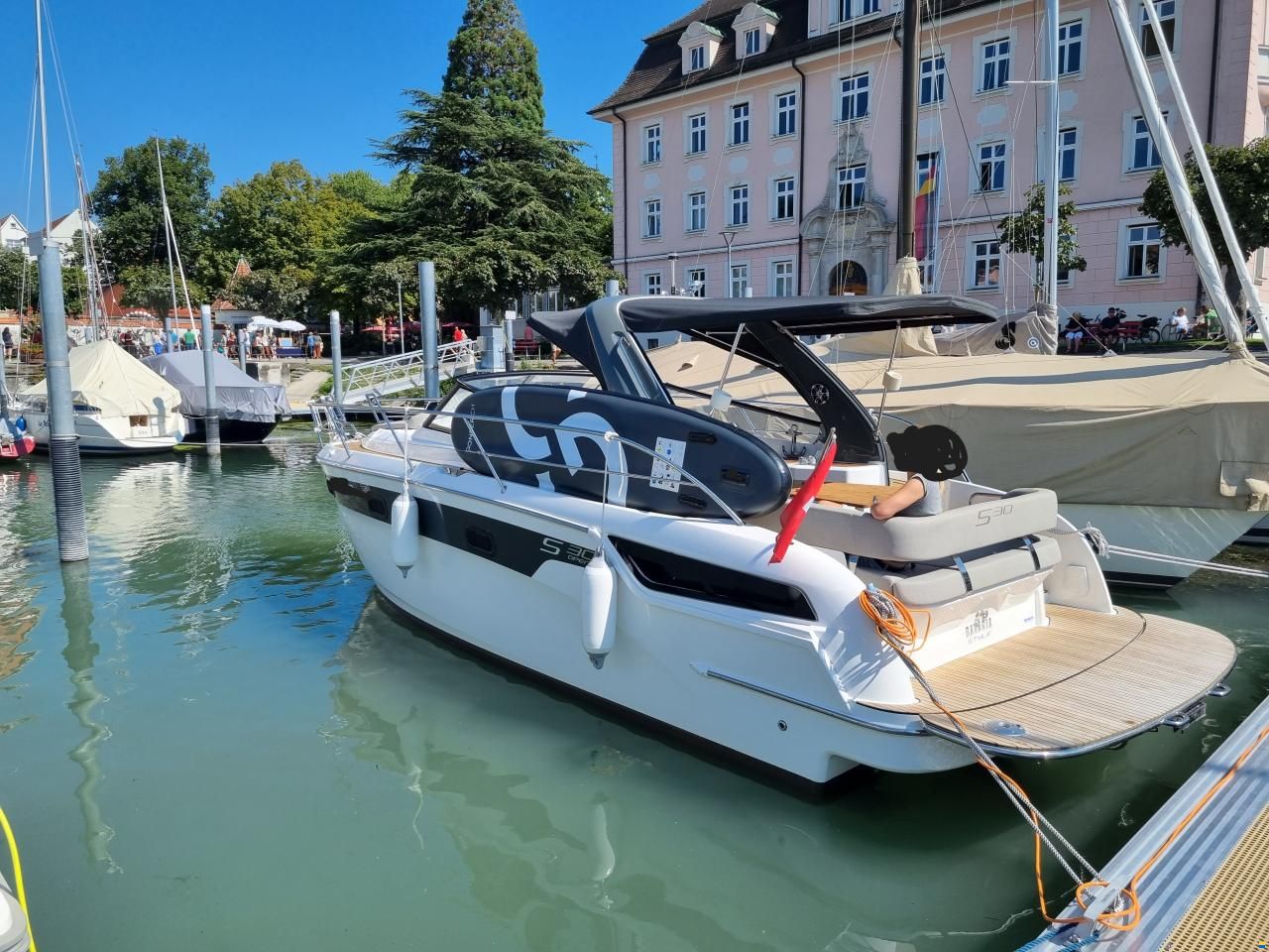 Bavaria S 30