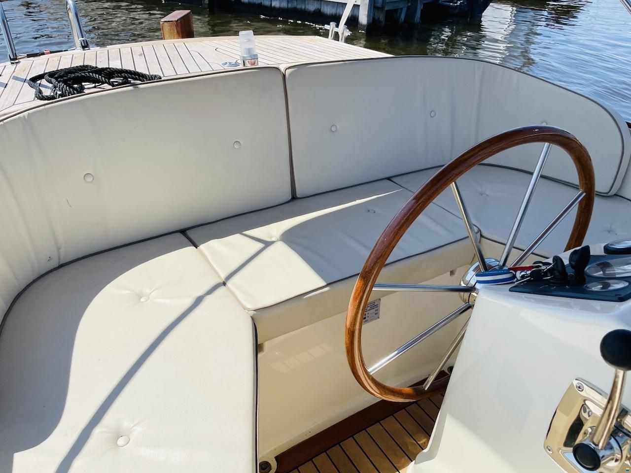 Interboat 25