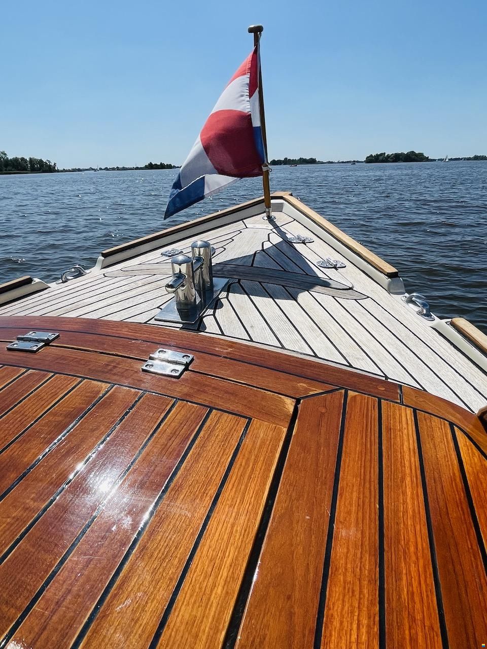 Interboat 25