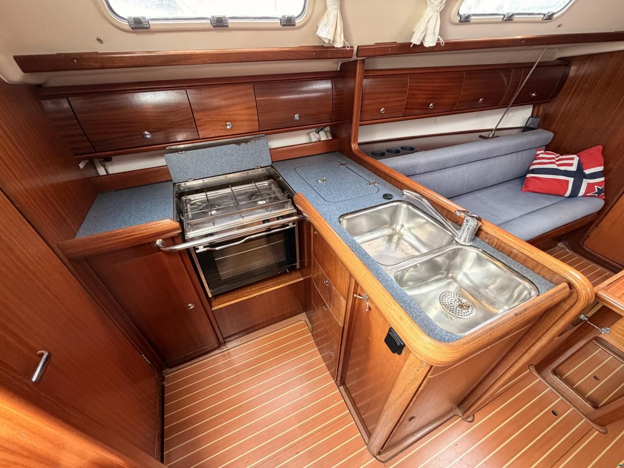 Bavaria 36-3