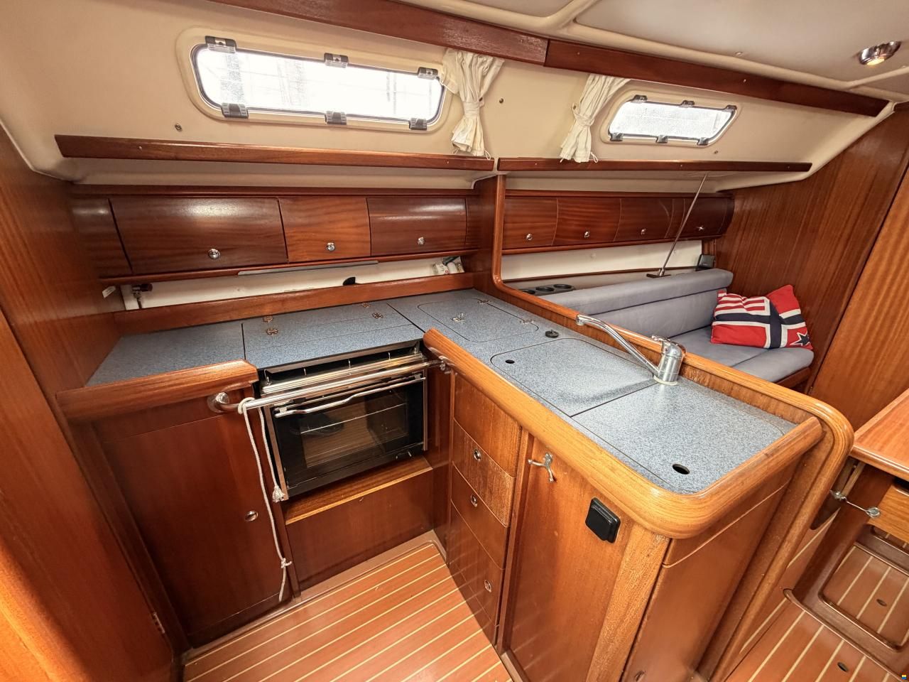 Bavaria 36-3