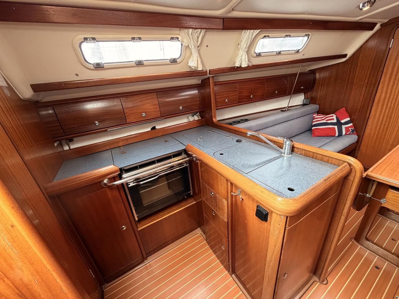 Bavaria 36-3