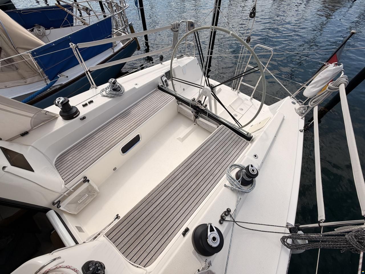 X-Yachts X-35