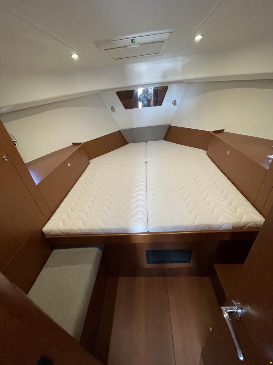 Beneteau SWIFT Trawler 34 fly
