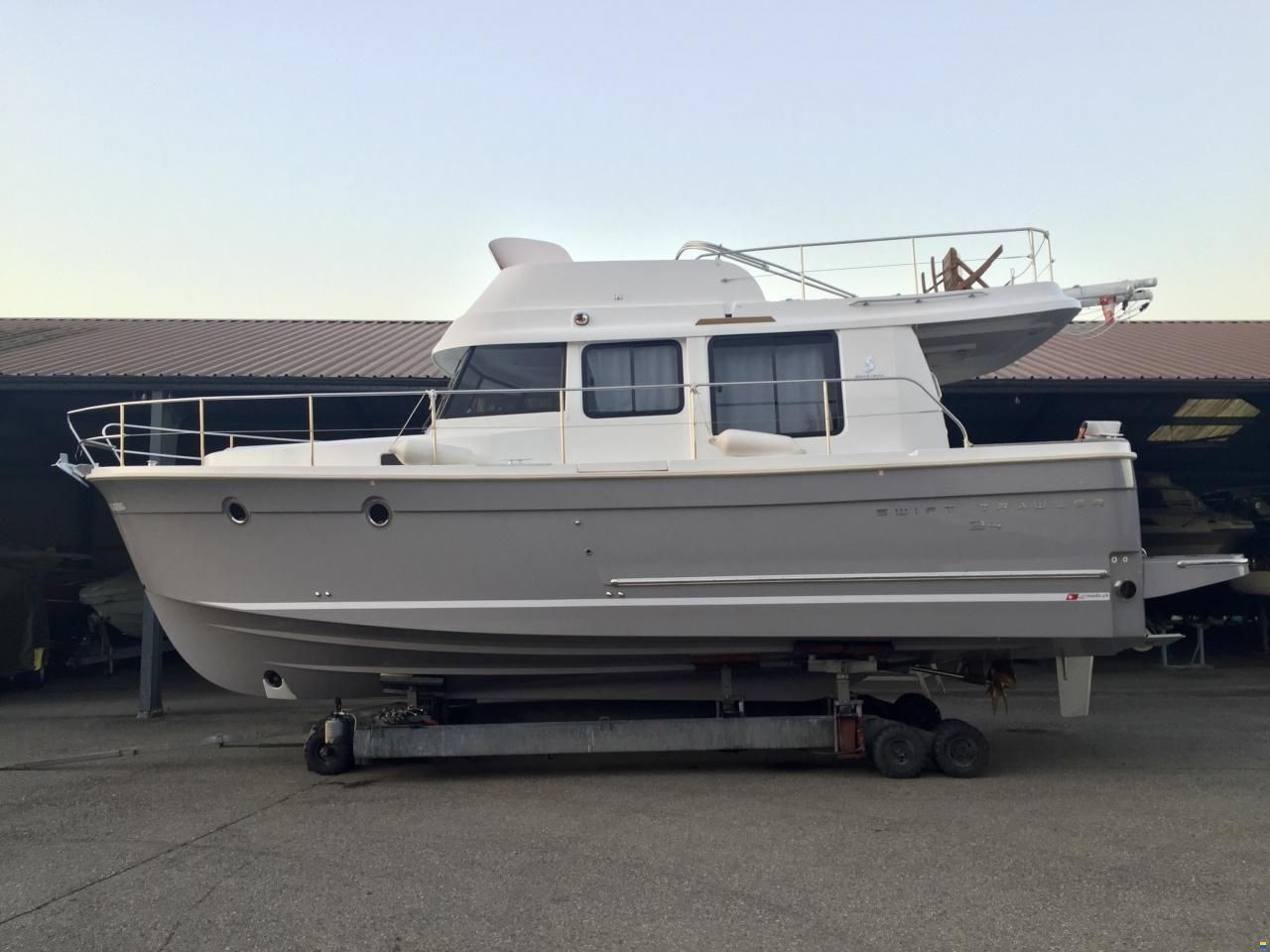 Beneteau SWIFT Trawler 34 fly