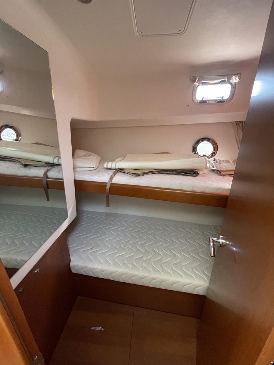 Beneteau SWIFT Trawler 34 fly