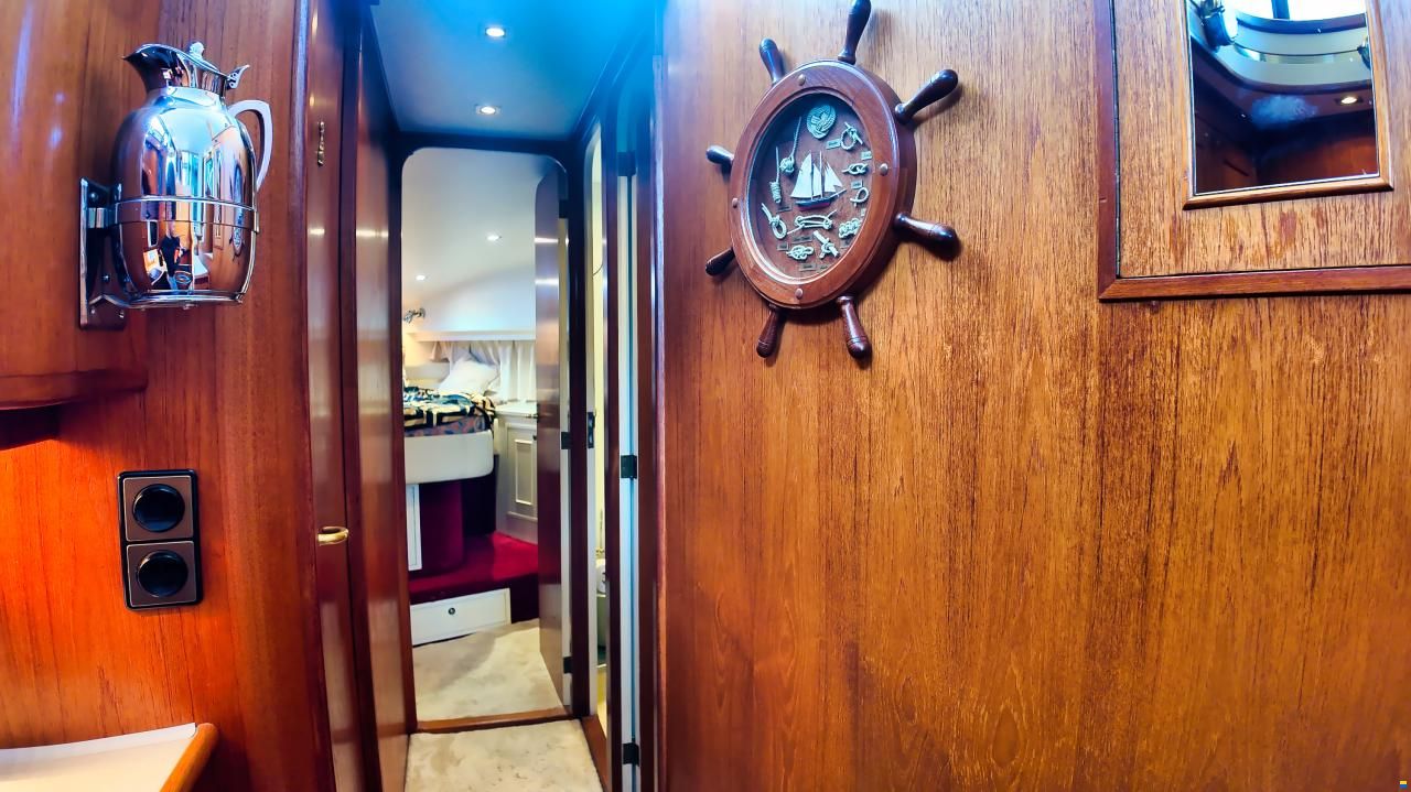 Neptunus 138/46 Sedan Fly Flybridge