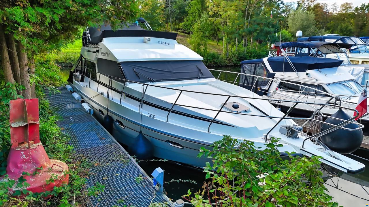 Neptunus 138/46 Sedan Fly Flybridge