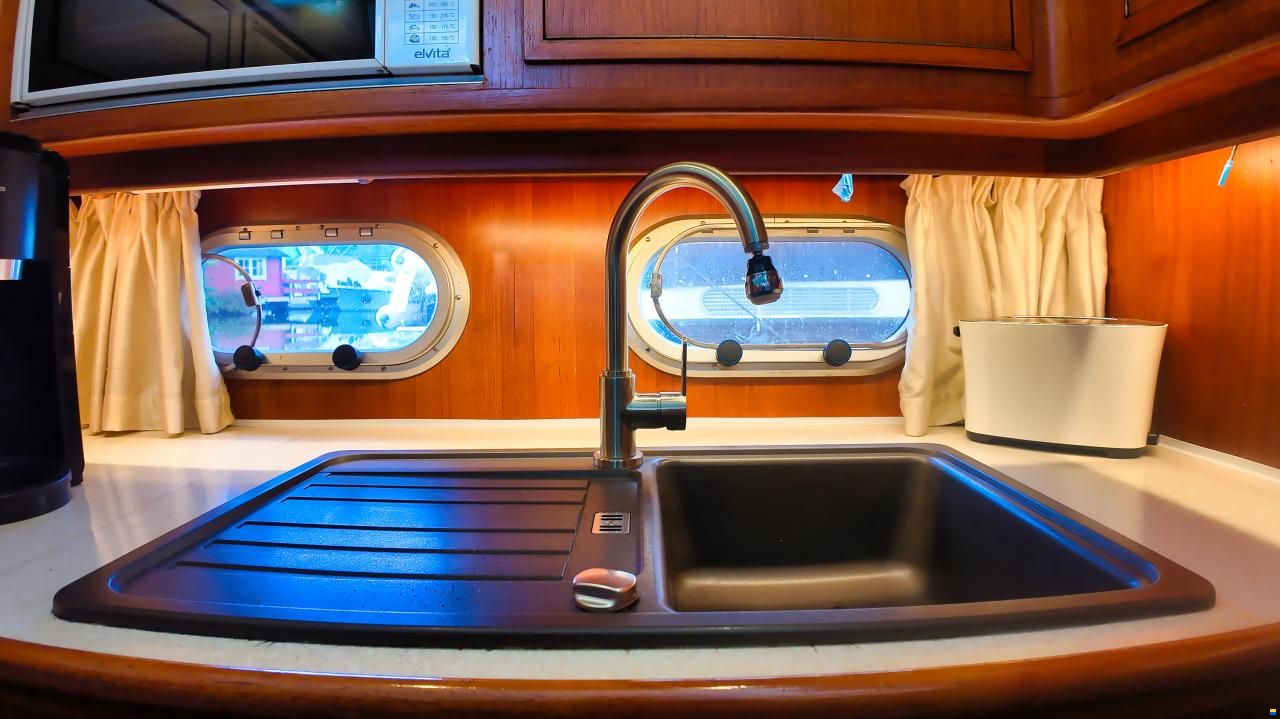 Neptunus 138/46 Sedan Fly Flybridge