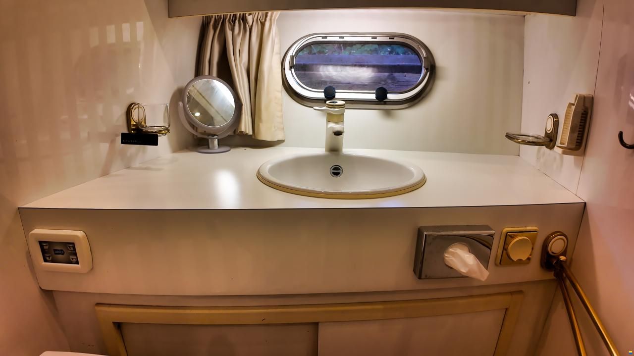 Neptunus 138/46 Sedan Fly Flybridge
