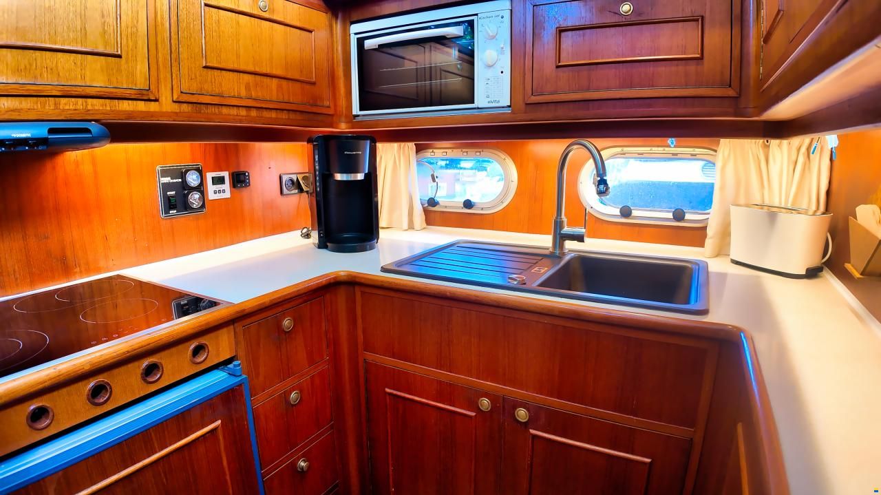 Neptunus 138/46 Sedan Fly Flybridge