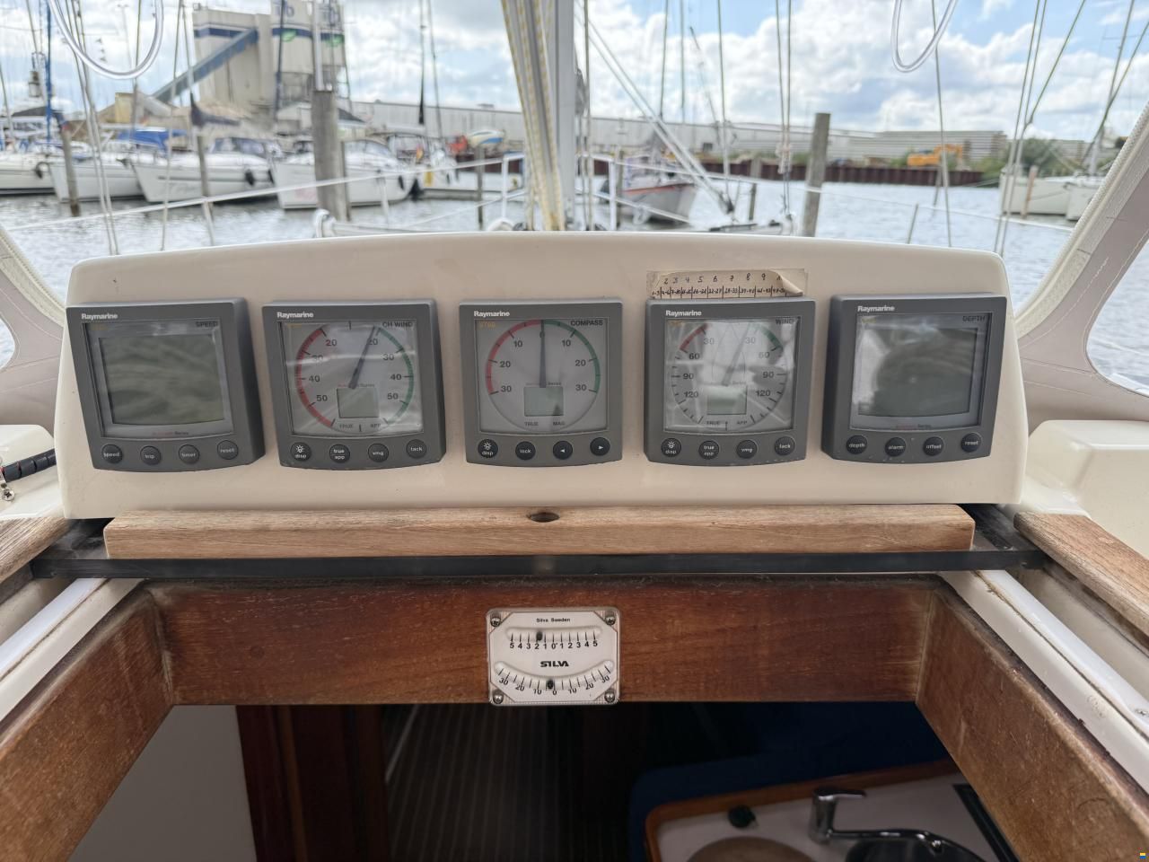 Hanse 371