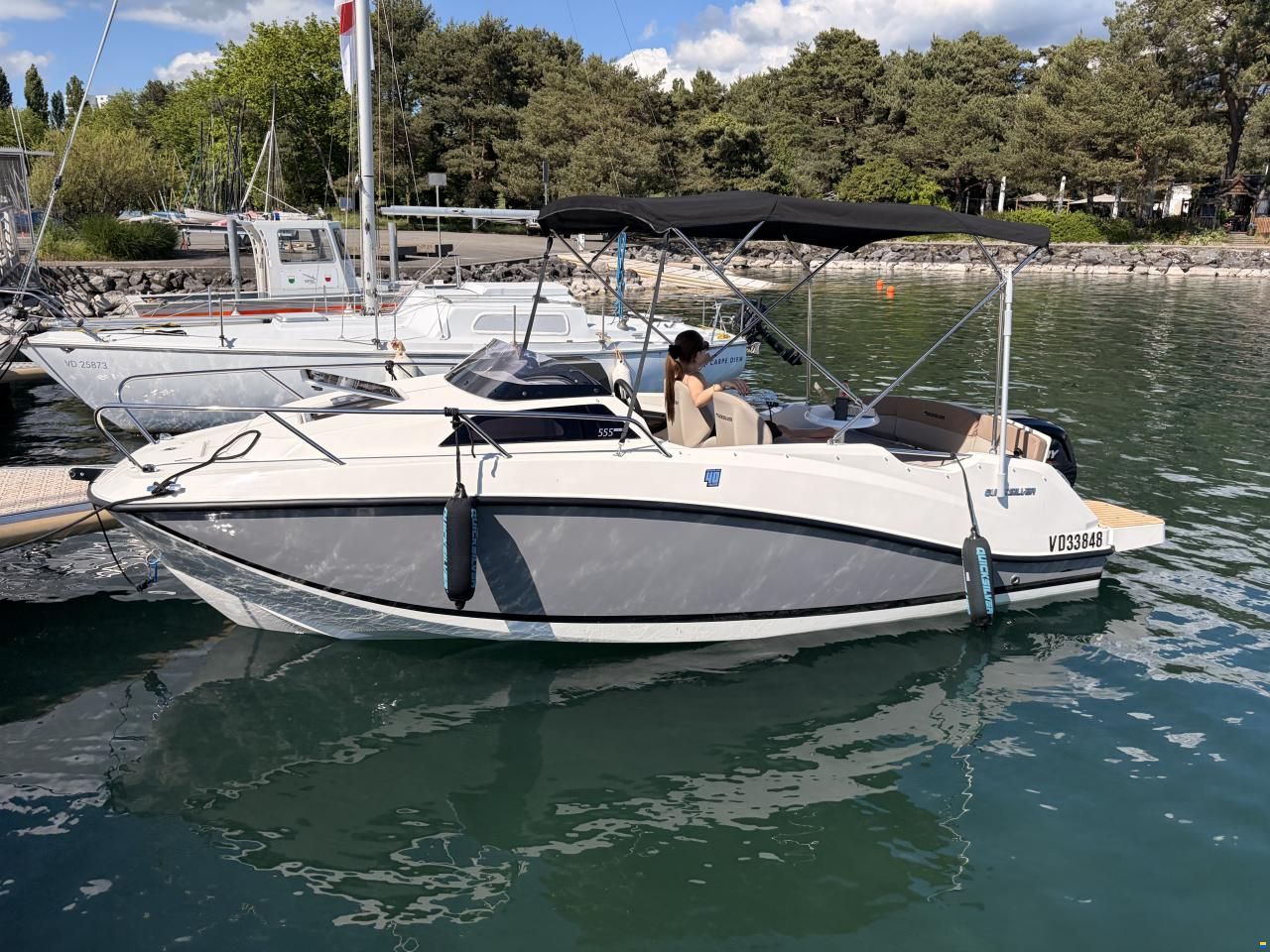 Quicksilver Activ 555 Cabin