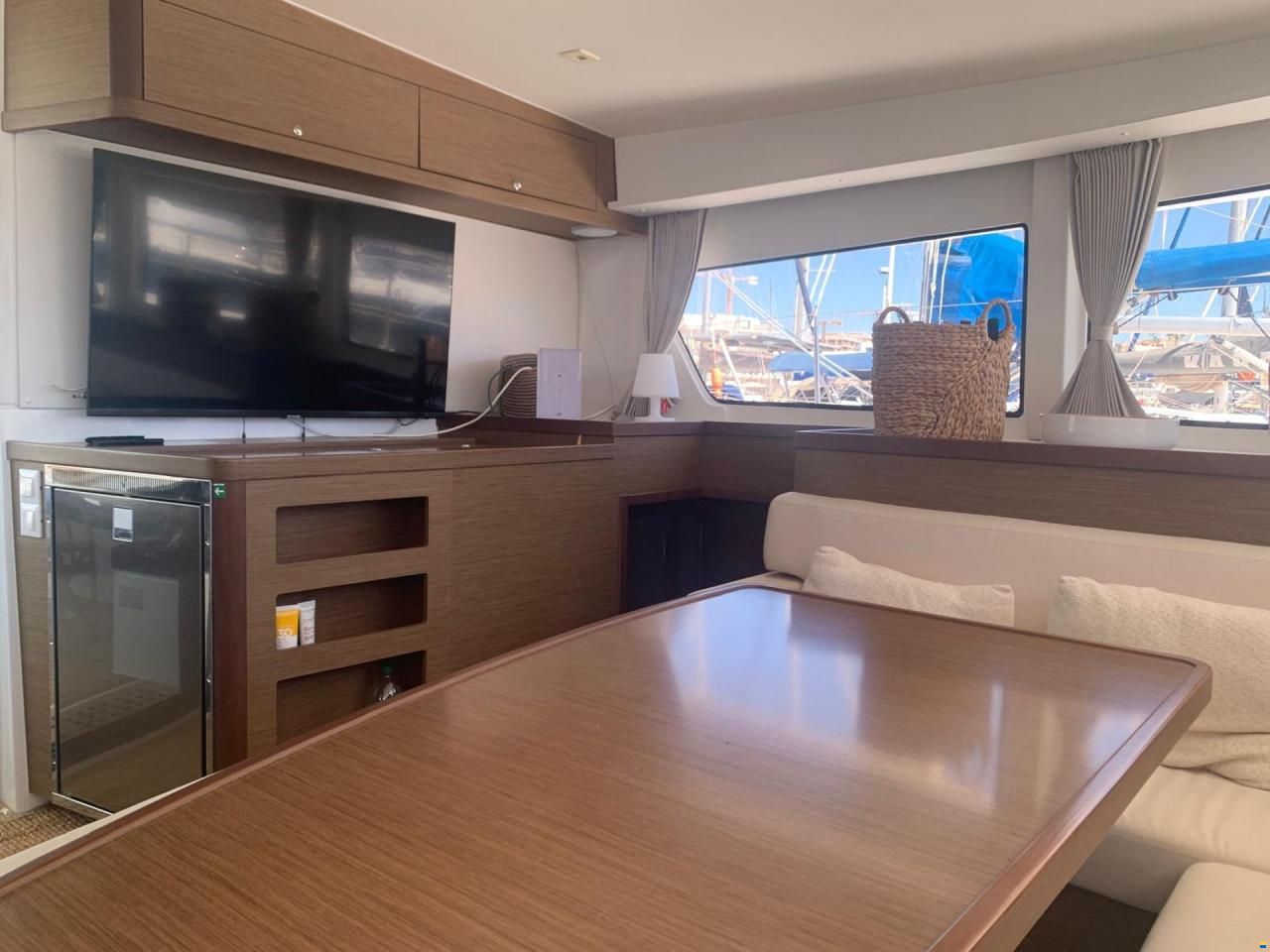 Lagoon 42