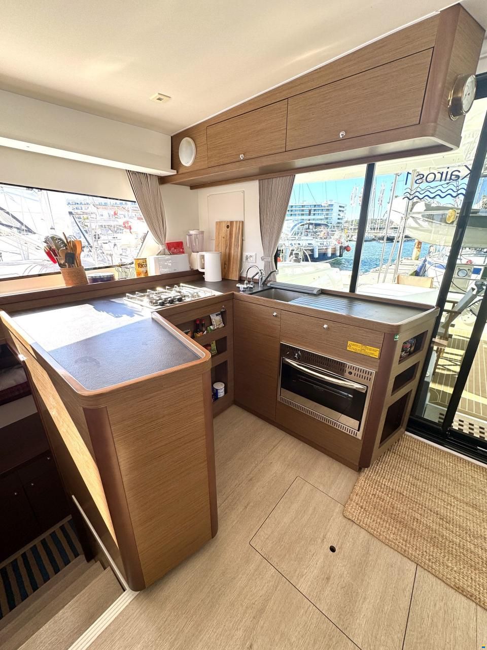Lagoon 42