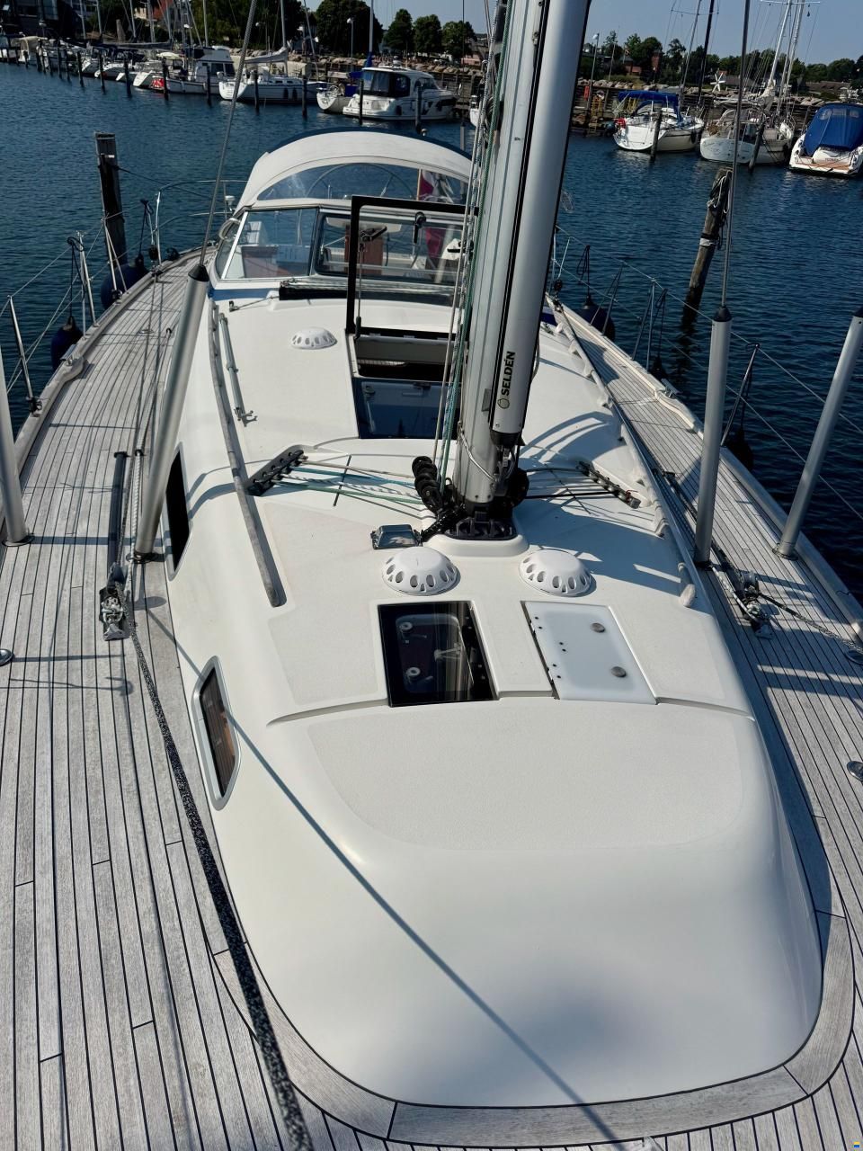 Hallberg-Rassy 412