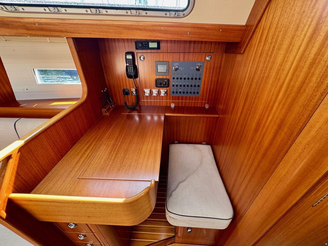 Hallberg-Rassy 412