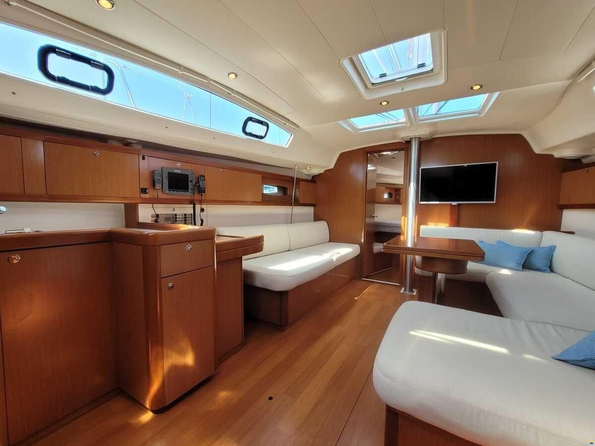 Beneteau Oceanis 43
