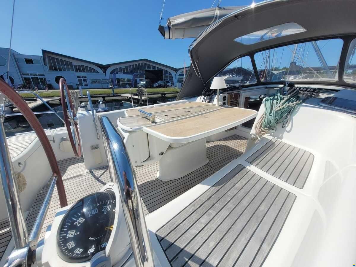 Beneteau Oceanis 43