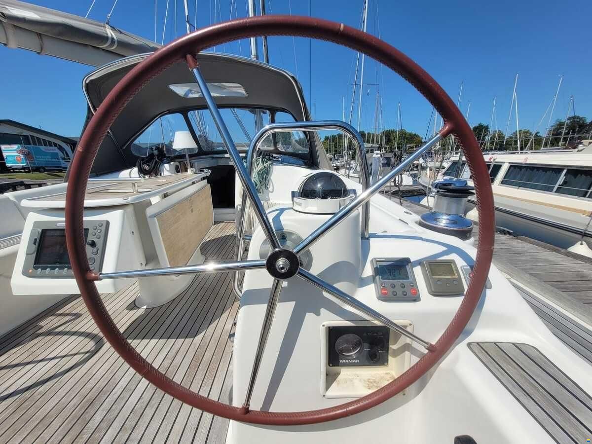 Beneteau Oceanis 43
