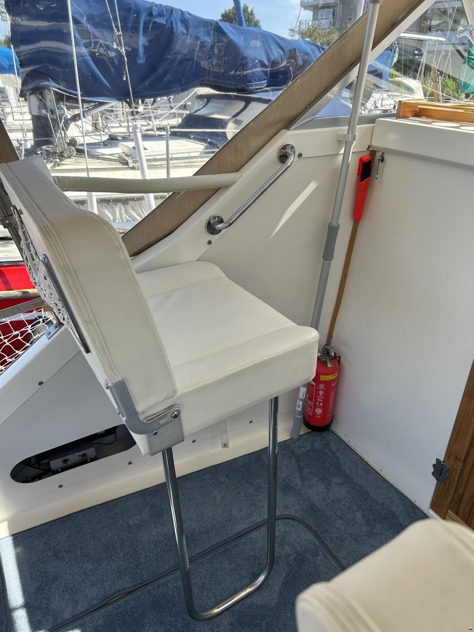 Bertram 25 Express Cruiser
