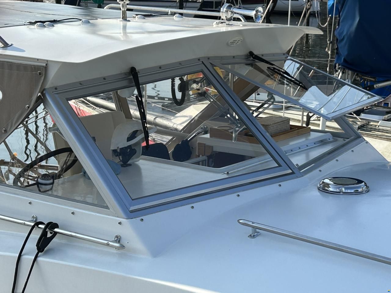 Bertram 25 Express Cruiser