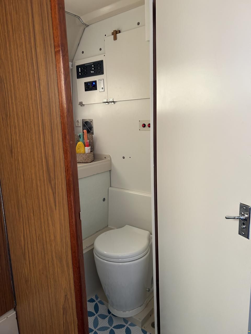 Bertram 25 Express Cruiser