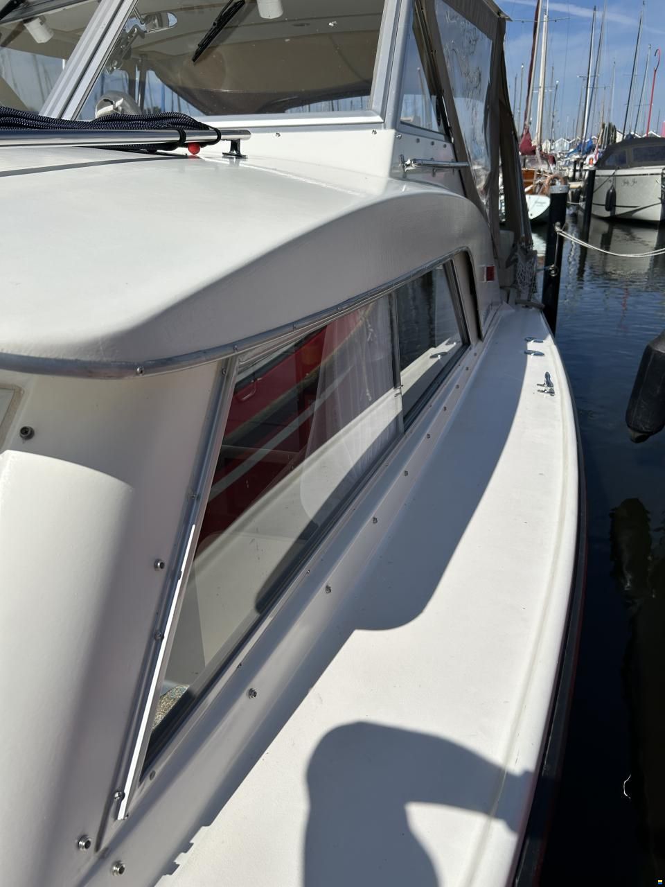 Bertram 25 Express Cruiser