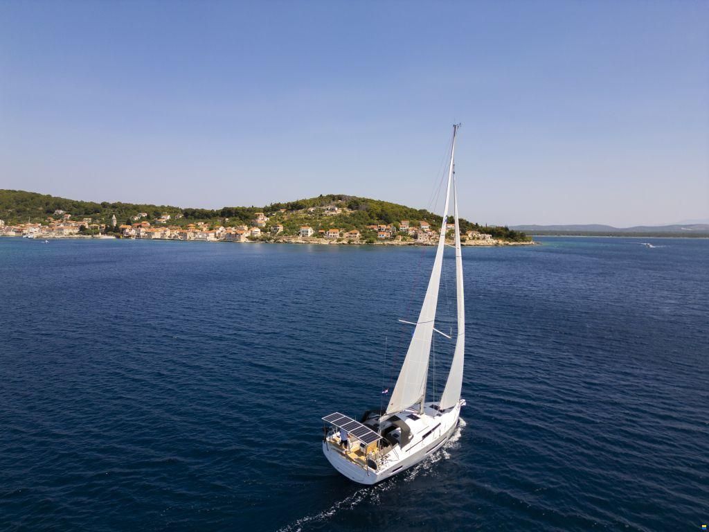 Hanse 410