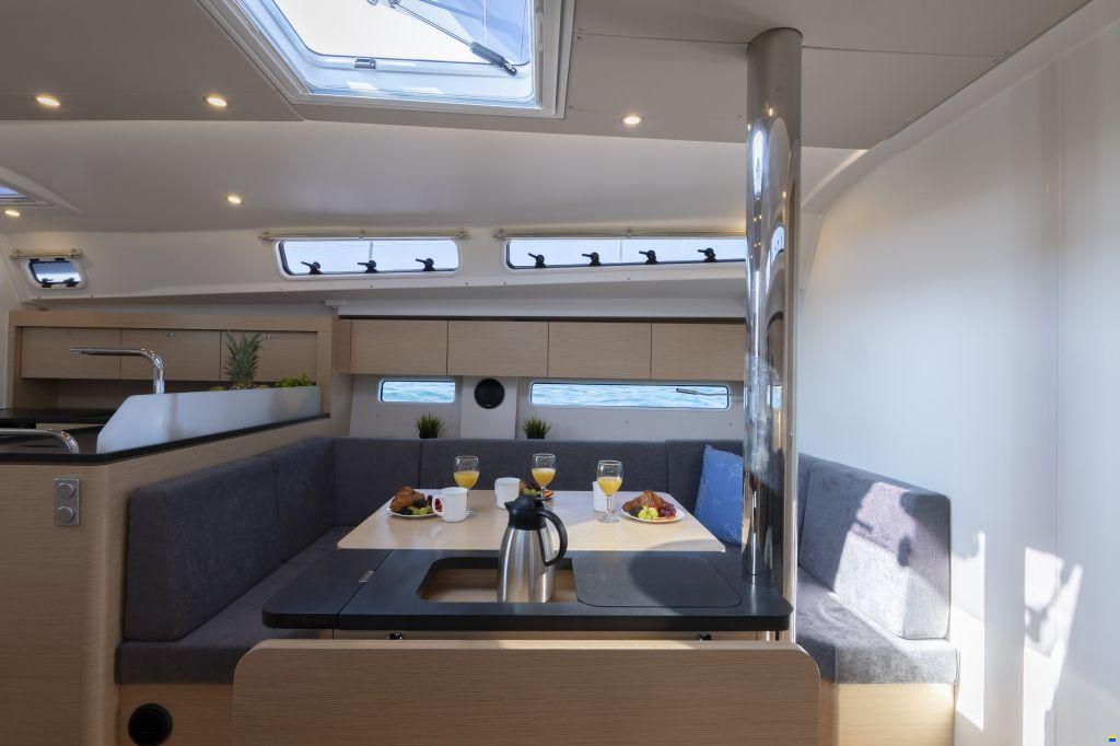 Hanse 410