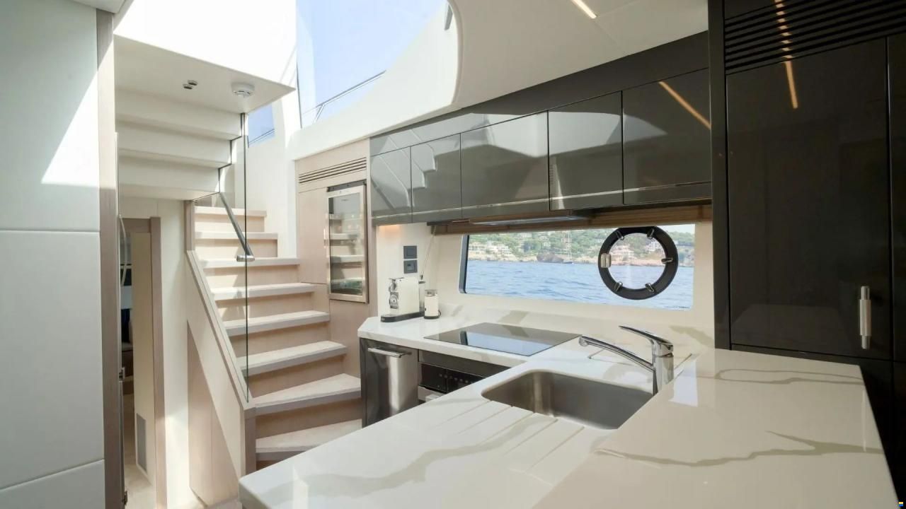 Sunseeker 74 Sport Yacht