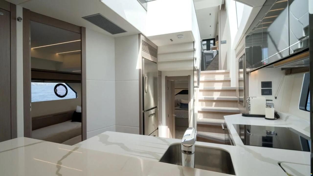 Sunseeker 74 Sport Yacht