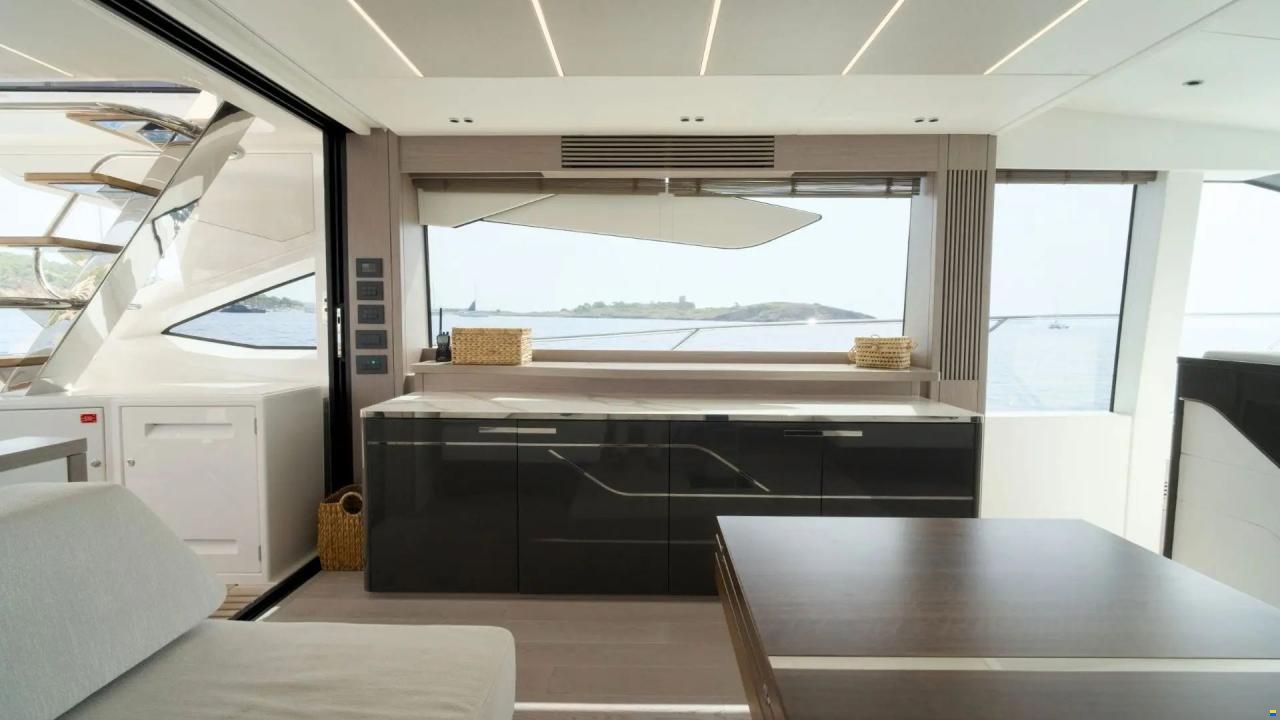 Sunseeker 74 Sport Yacht