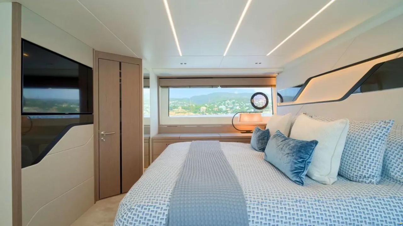 Sunseeker 74 Sport Yacht