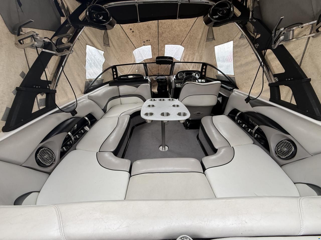Malibu Wakesetter VLX Corvette