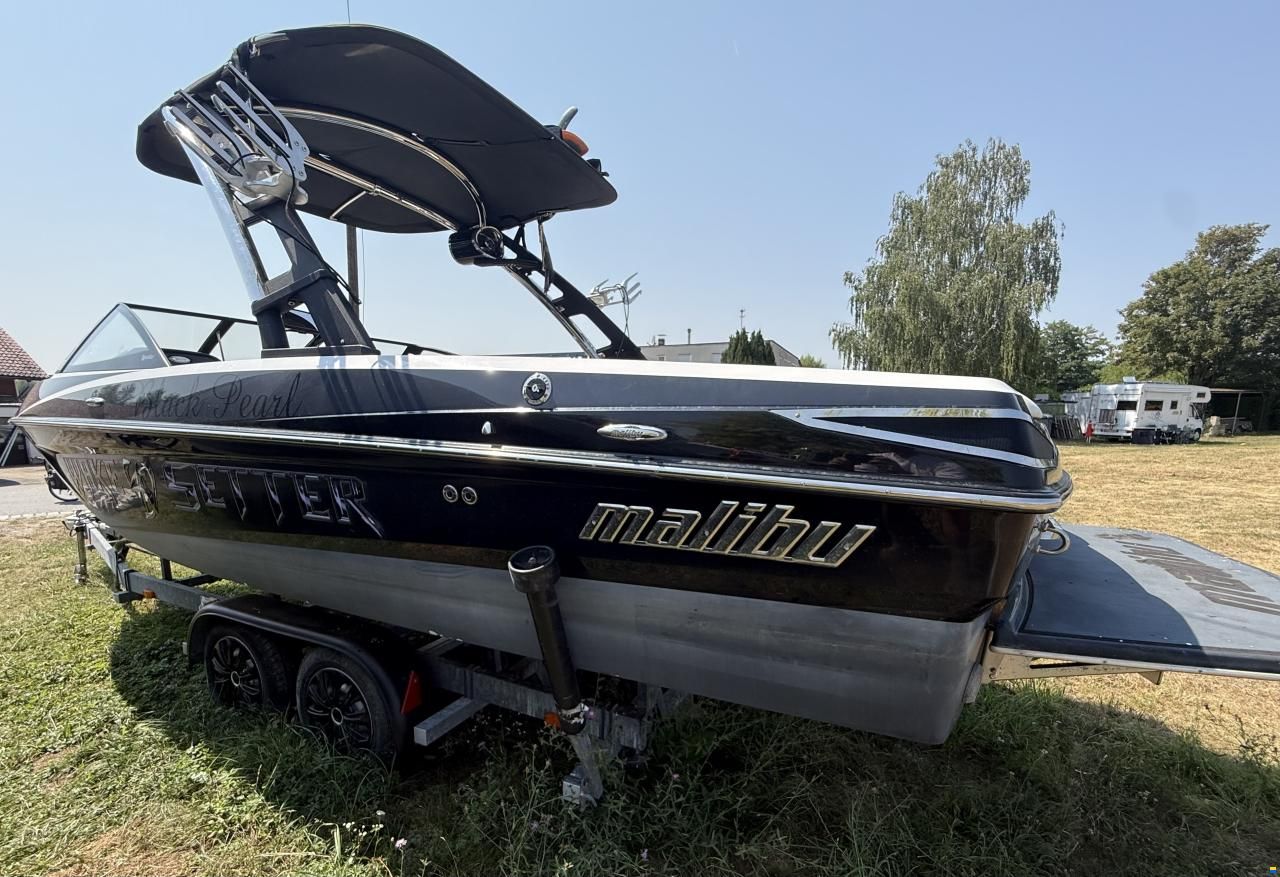 Malibu Wakesetter VLX Corvette Limited Edition