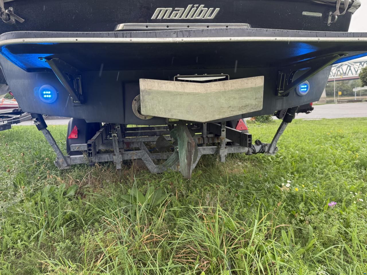 Malibu Wakesetter VLX Corvette
