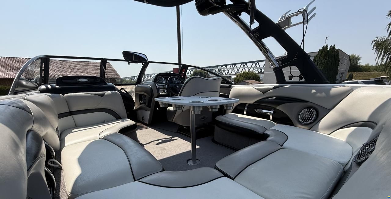 Malibu Wakesetter VLX Corvette Limited Edition