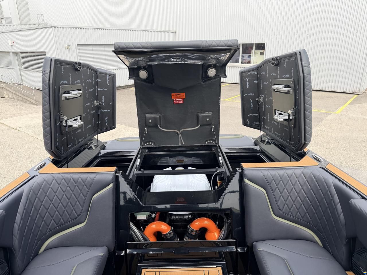 MasterCraft Tigé RZX22