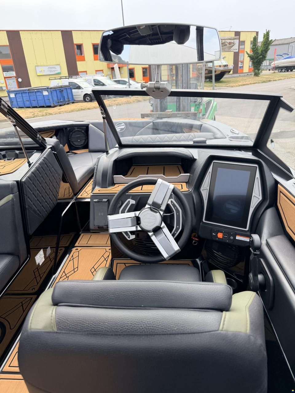 MasterCraft Tigé RZX22