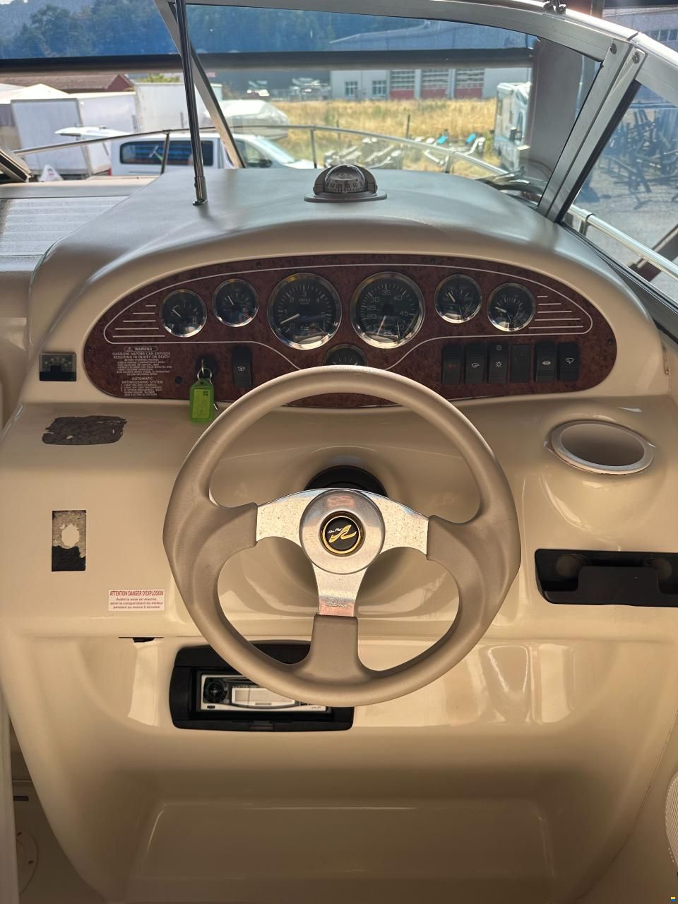 Sea Ray 215 EC