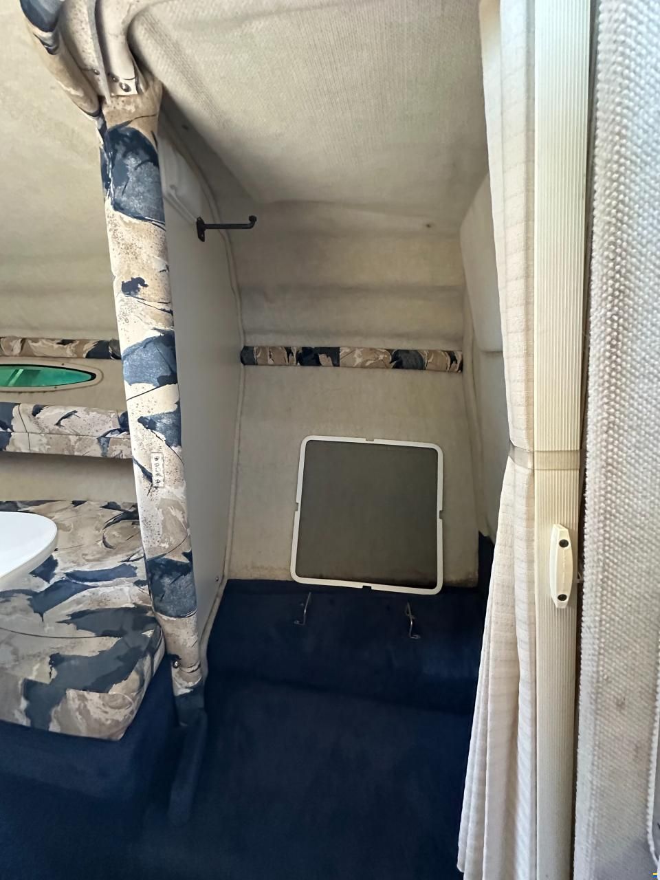 Sea Ray 215 EC
