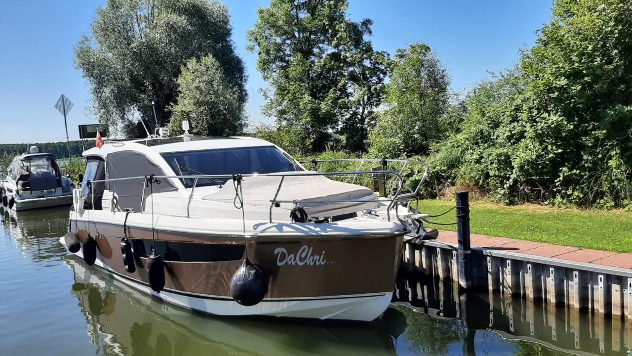 Sealine C330
