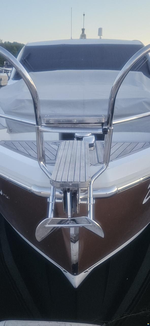 Sealine C330