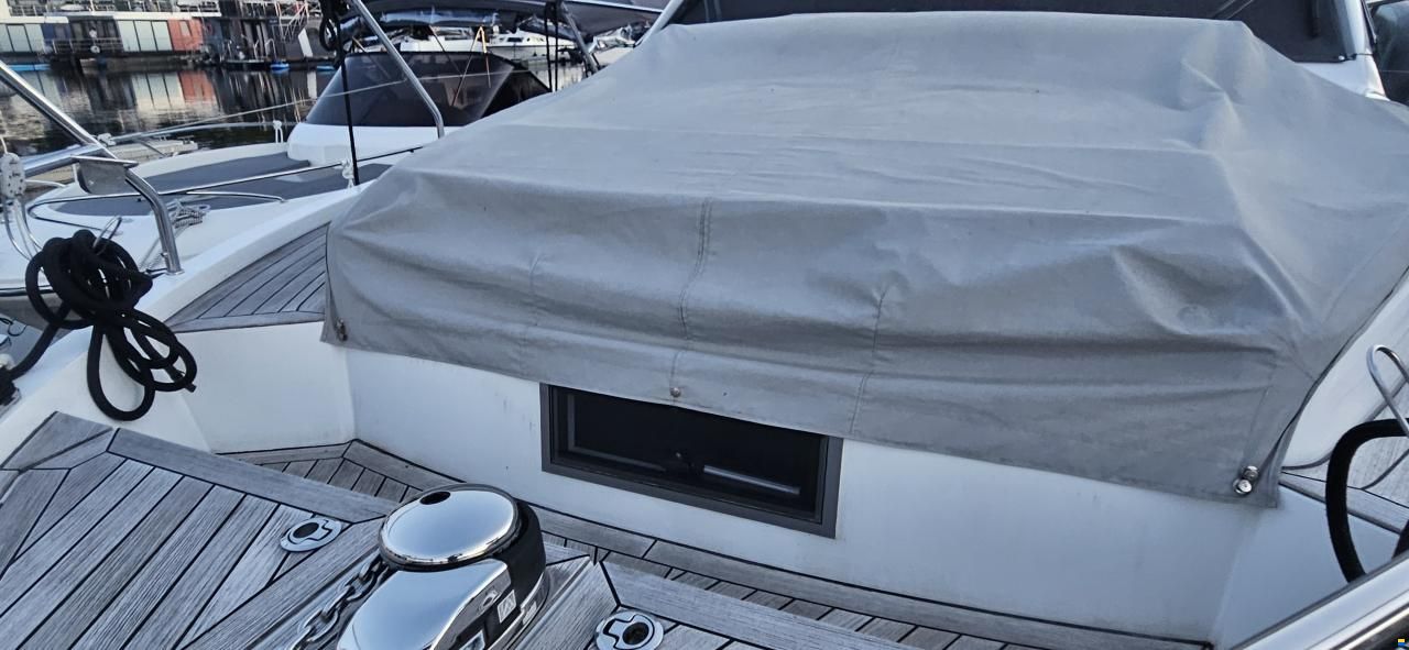 Sealine C330