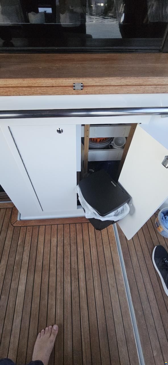 Sealine C330