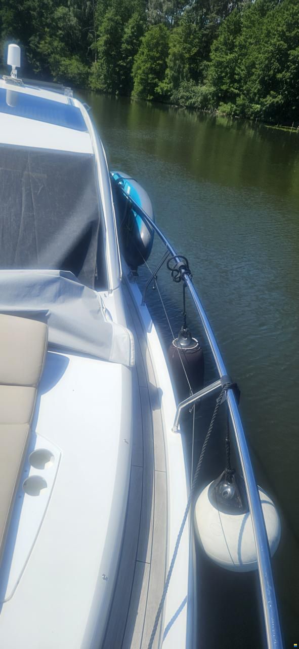 Sealine C330